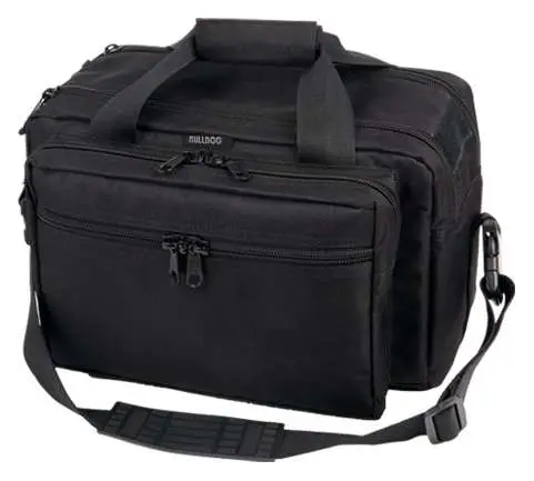 BULLDOG CASE XLARGE DLX RANGE BAG BLK W PISTOL RUG (5 PER CASE)
